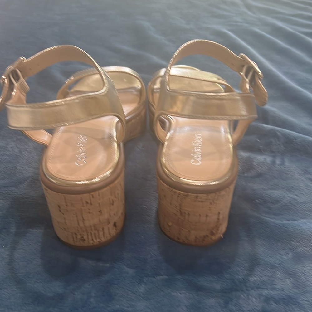 Gold Platform Sandals with Chunky Heel - Picture 4 of 4